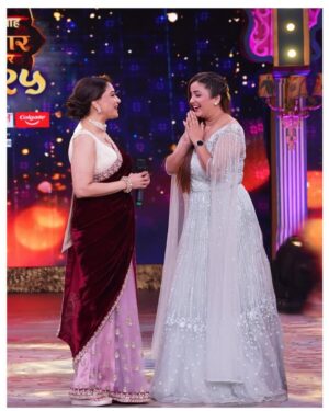 Apurva Nemlekar Instagram - .
Oh yes, I met the Dhak Dhak girl! I had the privilege of sharing the stage with the legendary Madhuri Dixit at Star Pravah Parivar puraskar 2025, and I’m still trying to process that surreal moment. Watching her live, just a few feet away from me, was nothing short of magical. Her beauty, grace, and sheer aura were so captivating that for a few moments, I was completely blank—I forgot where I was, and all I could do was soak in the presence of this icon I had admired for years.

As she moved effortlessly, every expression, every gesture was a reminder of why she is an eternal star. It was as if time had paused, and I was watching a dream unfold in front of my eyes. And then came the moment I never imagined—she danced, enacted a step, and we had to mimic her. That was when it hit me—I had grown up watching her, performing her songs as a child, and now, I was sharing the same stage, dancing a step in her presence!

These are the moments that make me feel like I’ve truly won at life. I can’t thank Star Pravah enough for this golden opportunity. These are the perks of being an actor—living out dreams you never even imagined could come true. I love my job, and I feel incredibly fortunate to be where I am today!
.
#apurvanemlekar #madhuridixit #metthedhakdhakgirl #madhuridixitnene #dhakdhakgirl #perksofbeinganactor #actorslife #queenofexpressions #dancinglegend #blessedmoment #wonatlife