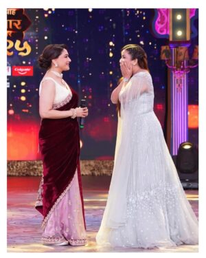 Apurva Nemlekar Instagram - .
Oh yes, I met the Dhak Dhak girl! I had the privilege of sharing the stage with the legendary Madhuri Dixit at Star Pravah Parivar puraskar 2025, and I’m still trying to process that surreal moment. Watching her live, just a few feet away from me, was nothing short of magical. Her beauty, grace, and sheer aura were so captivating that for a few moments, I was completely blank—I forgot where I was, and all I could do was soak in the presence of this icon I had admired for years.

As she moved effortlessly, every expression, every gesture was a reminder of why she is an eternal star. It was as if time had paused, and I was watching a dream unfold in front of my eyes. And then came the moment I never imagined—she danced, enacted a step, and we had to mimic her. That was when it hit me—I had grown up watching her, performing her songs as a child, and now, I was sharing the same stage, dancing a step in her presence!

These are the moments that make me feel like I’ve truly won at life. I can’t thank Star Pravah enough for this golden opportunity. These are the perks of being an actor—living out dreams you never even imagined could come true. I love my job, and I feel incredibly fortunate to be where I am today!
.
#apurvanemlekar #madhuridixit #metthedhakdhakgirl #madhuridixitnene #dhakdhakgirl #perksofbeinganactor #actorslife #queenofexpressions #dancinglegend #blessedmoment #wonatlife