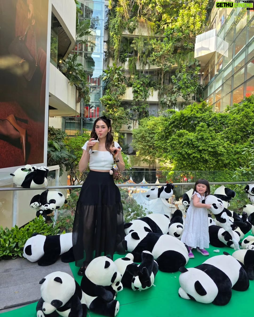 Araya A. Hargate - 224.6K Likes - 🐼🤍🖤🍙