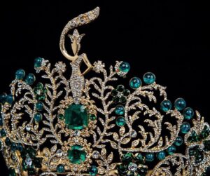Arayha Suparurk Instagram - This is the MAGNIFICENT CROWN of #MISSGRANDINTERNATIONAL2022 for the QUEEN of QUEENS👸🏻👑

@nawat.tv @teresa.mgi @gwittels @ivan_gunawan @missgrandinternational

#MGI2022CROWN
#MissGrandInternational
#MissGrandInternational2022