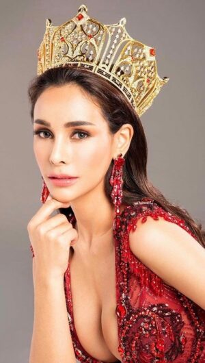 Arayha Suparurk Instagram - Loykrathong 2022 

#coco #missgrandinternational #powerthaitanium #thaitaniumpower #พาวเวอร์วิตามิน #พาวเวอร์ไทยเทเนียม #ไทยเทเนียมพาวเวอร์#เครื่องดื่มเสริมพลังผสมวิตามิน #energydrink