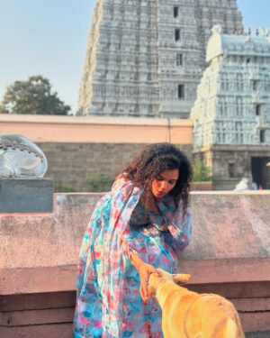 Archana Kumar Instagram - உன்ன விட்டா எனக்கு யார் இருக்கா🥹🔱✨
.
.
.
#myappa #myannamalaiyar #thiruvannamalai
