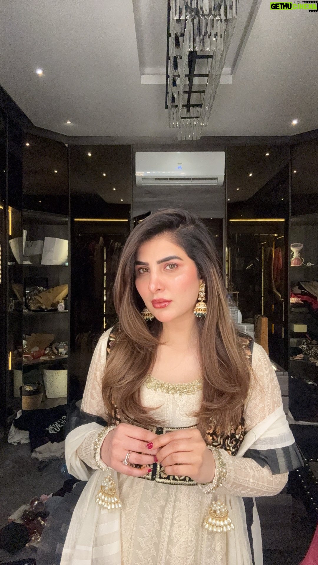 Areeba Habib - 28.4K Likes - My favourite look.🕊️