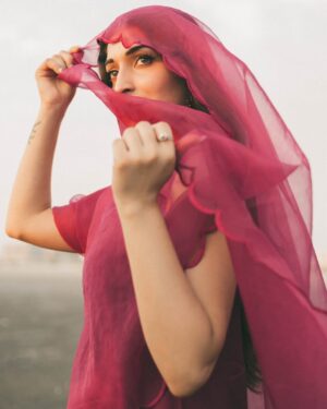 Areej Chaudhary Instagram - Feeling Regal in this beautiful Pakistani Dress 👗 

Stunning Creation by @rangeenofficialstore

Photography by @ar.snapshotsweddings