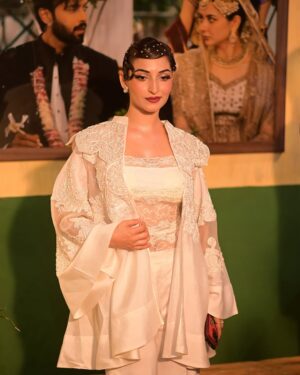 Areej Chaudhary Instagram - What a night at the Kabhi Main Kabhi Tum finale! 

The love from all of you was truly overwhelming, and seeing so many fans who connected with Natasha’s journey is beyond words. ❤️ Thank you for embracing her story with me

Dress : @aleenaandfareena

Makeup & hair :  @imranaslammua.