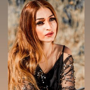 Areej Chaudhary Instagram - 🖤

میں۔