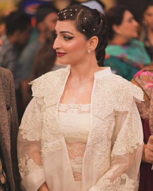 Areej Chaudhary Instagram - What a night at the Kabhi Main Kabhi Tum finale! 

The love from all of you was truly overwhelming, and seeing so many fans who connected with Natasha’s journey is beyond words. ❤️ Thank you for embracing her story with me

Dress : @aleenaandfareena

Makeup & hair :  @imranaslammua.