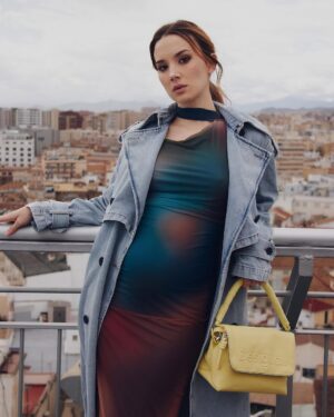Aria Bedmar Instagram - Málaga, cada año te adoro más 🩵

Gracias @bedelkatalent por agarrarme siempre fuerte de la mano ✨
🫶🏻 @desigual 🌤️ 👗🧥👜👠 
🫶🏻 @teresahelbig 🌙👗
🫶🏻 @saigucosmetics 💄💇🏻‍♀️
🫶🏻 @carlosvillarejo 📸

@festivalmalaga 
@lacharito_group
@dypcomunicacion

#LaHuellaDelMal 4 de abril en cines 🔥