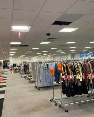 Arianne Phillips Instagram - 180 racks of vintage 1960s  stock  we hunted and gathered 🙌🏼 for our 
5000 background actors 
Over 7500 costumes fitted by my incredible  costume team 
@completeunknownfilm 
#ittakesavillage
@fancypants88 @feleilani @amandaseymour013 
@kleokola @caitlindoukas @samijrattner @littlefootlee @sraedixon @ariadercibaby @a_bracken @poets_in_a_car @julietv @kyliekandice @waacostumedesign @cristina_costumes @jordanlipkind @ms.tulchrill @kadoodle65 @lachicaperdita @pinkmeisterp @currienahurry @sammixxg5 @cortneyh 
@westerncostumecompany 
@palacecostumeofficial 
@motionpicturecostumeco 
@rttma 
@daybreakvintage 
@crccostumes 
@united_american_costumes 
@thewaywewore 
@meowvintagelb 
@vintageonhollywood
@stardayvintage 
#catherinenashscloset
@regenerationvintage 
@meletmercantile 
@mothfood 
@vintagesoulgeek 
@levis.vintage.clothing 
@levis
  @ebay @etsy #fleamarkets