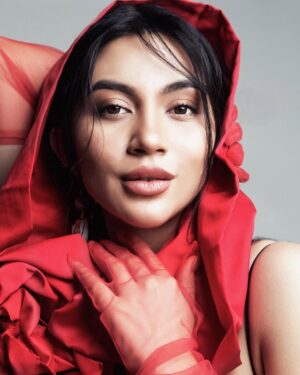 Ariel Tatum Instagram - Femina Magazine 50th Anniversary Edition. Prints available online and on your favorite e-commerce.

Never felt at work with my loved ones. Slide terakhir @indrajayaaldi & @n_putripertiwi jadi pohon yang tertiup angin.

Photographer: @mr_hendra 
Stylist: @indrajayaaldi 
Dresses: @saptodjojokartiko @sebastiangunawanofficial 
Hair Stylist: @kieferlippens 
MUA: bukan @andychunmakeup