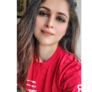 Arij Fatyma Instagram - Women who are hustling will never understand women who are hating 😏

Makeup tutorial on my youtube channel ❤

#makeup #anastasia #urbandecay #ulta #sephora #skincare #beautyinfluencer