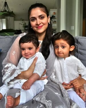 Arij Fatyma Instagram - Happy Mother's Day to my incredible sons mashAllah! 🌟👫 You fill my heart with love and pride every day. 💖🌷 So grateful for you both, forever and always. 👩‍👦‍👦 

Please say MashAllah 💕