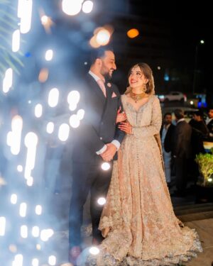 Arisha Razi Instagram - Finale ✨
@a.farrukh1 
.
.
Outfit @suffusebysanayasir 
MUA @sarasalonandspa_ 
Abdullah’s Styling @thetriosalon_phase8 
Photographed by @abdulsamadzia 

#arisharazikhan #arishagotdullah #finale #weddingbells #walima #trending #walima
