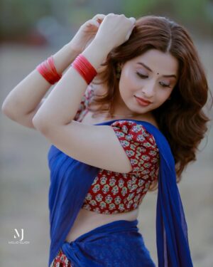 Arthana Binu Instagram - 💙

MUAH: @makeupandbeyond___ 
Photography: @mojo_click 
Costume: @mefab_designs