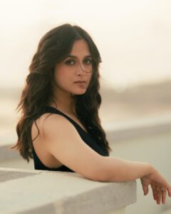 Actress Arushi Sharma HD Photos and Wallpapers April 2025
