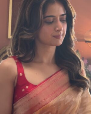 Ashika Ranganath Instagram - Lifebuoy ad shoot dump 🫶🏻

Also, a BTS reel up on my YouTube channel - Ashika Ranganath! Show some love there tooo ♥️