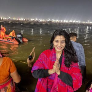 Ashlesha Savant Instagram - Na punyam na papam na saukhyam na dukham
Na mantro na tirtham na veda na yagnaha
Aham bhojanam naiva bhojyam na bhokta
Chidananda rupah shivoham shivoham .

I am not attached to any righteousness or sin; I have neither pleasure nor sorrow; I have no need for any Mantra; I have no need for pilgrimages ; I have no need for any sacred scriptures; nor do I perform any sacrifise or rituals; I am neither the meal nor the one who consumes or what is consumed;
I am the fortunate, joyful,supreme being who is the very emblem of truth, knowledge and eternal bliss.
I am consciousness and bliss. I am Shiva, I am Shiva.

#shiva