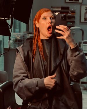 Ashley Leechin Instagram - ‘It was the end of an era but the start of an age’. 
🧡🔥💋

This may not be much of a change for some & many may not like it (I am not here to please you)…but for someone who has been blonde (every shade) the majority of their life…it is a HUGE change.

Blonde has always been such a beautiful color on me (no matter the shade and I experienced them ALL 😸) but ginger/copper is my ‘IT’ color. I have truly found the color that ignites my personality and my soul. Also, it looks INCREDIBLE with my red lips…I may never take it off? Jk 👀💋

I wanted to also share my inspiration for transitioning to red. I have always had a deep passion for the color red in general. Let’s face it…I wear red lipstick, red nails, red clothes, my wedding ring is red haha need I go on? 🤪 But when researching the PERFECT ginger shade, there was no question about it… my main inspiration came from Kirsten Dunst during her Spider-Man 2 era. Her red had such a beautiful glow & just brought out her complexion. I also drew inspiration from Molly Quinn & Isla Fisher. They are some of my favorite ladies & they all wear red best & it has shown! 

All to say, I am grateful for everyone who has stayed throughout this journey & anyone new joining. I am more than just my hair & lipstick of course but it is my personality forever and I am going to let it shine brighter than ever. 🧡💋

#newhaircolor #haircolorgoals #haircolorchange #newhair #gingerhair #copperhair #redhair #blondehair #haircolorinspo #redhead #actorsofinstagram #endofanera