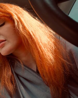 Ashley Leechin Instagram - ‘It was the end of an era but the start of an age’. 
🧡🔥💋

This may not be much of a change for some & many may not like it (I am not here to please you)…but for someone who has been blonde (every shade) the majority of their life…it is a HUGE change.

Blonde has always been such a beautiful color on me (no matter the shade and I experienced them ALL 😸) but ginger/copper is my ‘IT’ color. I have truly found the color that ignites my personality and my soul. Also, it looks INCREDIBLE with my red lips…I may never take it off? Jk 👀💋

I wanted to also share my inspiration for transitioning to red. I have always had a deep passion for the color red in general. Let’s face it…I wear red lipstick, red nails, red clothes, my wedding ring is red haha need I go on? 🤪 But when researching the PERFECT ginger shade, there was no question about it… my main inspiration came from Kirsten Dunst during her Spider-Man 2 era. Her red had such a beautiful glow & just brought out her complexion. I also drew inspiration from Molly Quinn & Isla Fisher. They are some of my favorite ladies & they all wear red best & it has shown! 

All to say, I am grateful for everyone who has stayed throughout this journey & anyone new joining. I am more than just my hair & lipstick of course but it is my personality forever and I am going to let it shine brighter than ever. 🧡💋

#newhaircolor #haircolorgoals #haircolorchange #newhair #gingerhair #copperhair #redhair #blondehair #haircolorinspo #redhead #actorsofinstagram #endofanera