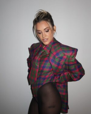 Ashley Roberts Instagram - Runway slay @helenanthonyofficial 
thx so much for having me and for the fab fit🖤 #lfw