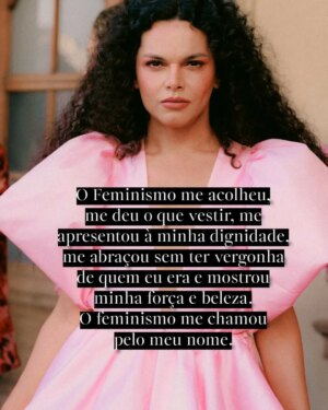 Assucena Assucena Instagram - Quem aí lembra de mais avanços que vieram pelo feminismo? Link na bio e nos stories da reflexão sobre o feminismo e sua importância na minha nova coluna na @voguebrasil . O movimento me deu voz, me fortaleceu e me permitiu ser quem eu sou. Um agradecimento especial a todos que tornaram esse projeto possível:  @paulimerlo @nomello @marialauraneves e toda a equipe da @voguebrasil 💗