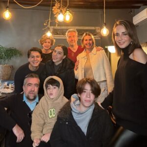 Atala Sarmiento Instagram - Todo lo que siempre has querido está del otro lado del miedo ✨ #familia #paseo #BCN #Bocconi ❤️ @bocconibymassimo