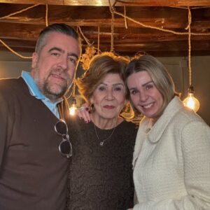 Atala Sarmiento Instagram - Todo lo que siempre has querido está del otro lado del miedo ✨ #familia #paseo #BCN #Bocconi ❤️ @bocconibymassimo