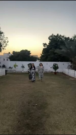 Atiqa Odho Instagram - Salma Hassan and myself walking the walk in the set of Paradise! Directed by Yasir Hussain. Produced by Lo IQ Films. Shall air on Express Tv. 

#AtiqaOdho #AtiqaOdhoProjects @yasir.hussain131 @loiqfilms @entexpresstv @salmahasan75