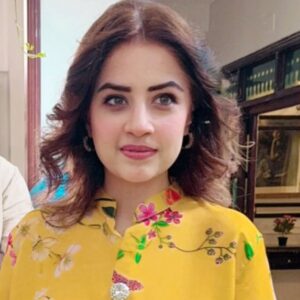 Atiqa Odho Instagram - When your director lights and shoots you with genuine feelings you turn out to look just like a WOW !!! Thankyou @raoayazshahzad 

#BigBangEntertainment #AtiqaOdhoProjects