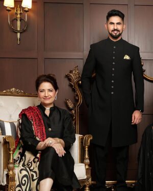 Atiqa Odho Instagram - Sharing the stage with the iconic and stunning @atiqaodhoofficial on our drama review show has been an absolute joy! Her brilliance  and dedication inspire me every day—our teamwork is what keeps the audience hooked! Can’t wait for the next round of reviews together. Let’s keep making magic! 🎭❤️❤️❤️
A special thanks to @ali_khan_studio for the brilliant art direction and providing the perfect space for this shoot! 
👏🏽👏🏽👏🏽
A huge shoutout to the genius behind the lens, Akif Ilyas, for creating pure magic with his incredible styling and photography! 📸✨ @akifilyasofficial 

#kyadramahai #pakistanidrama #DramaReviewShow #DynamicDuo #CoAnchorVibes #OnScreenPartner #alikhanstudio #atiqaodho #mukarramkaleem #critics #24newshd