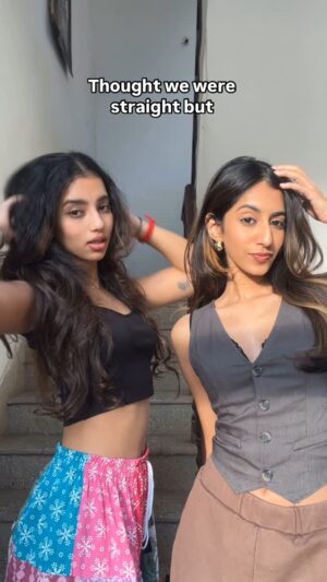 Avanthika Babu Instagram - Can’t stay straight forever 😔

#transitionreels #ennúmeros #enumero #loco #ootd #transitionvideo #transitioninghair #fyp #curlyhaircare #curlyhairgoals #curlyhairgang