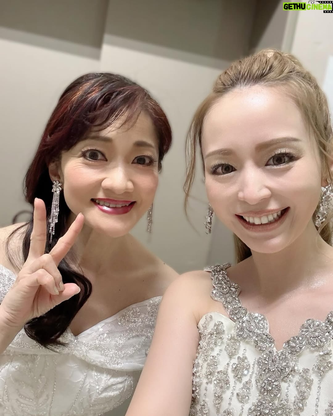 Aya Hirano - 7.5K Likes - 帝国劇場 CONCERT
『THE BEST New HISTORY COMING』
2025.2.14〜2.19
@帝国劇場
レギュラーメンバー&前半チームの皆さん♡
ゲストの皆さん♡と、思い出写真✨✨✨
思い出深い方もいれば、今回初共演の方も。
本当はおひとりおひとりとの思い出を書きたいのですが、
このハッシュタグの多さ……笑。
(初めてハッシュタグの上限を知りました…!)
帝劇が繋いでくれたご縁に感謝です。
作品も音楽も人も、場所も。
ずっと心に刻まれますね。
#井上芳雄
#浦井健治
#小野田龍之介
#甲斐翔真
#佐藤隆紀 (LE VELVETS)
#島田歌穂
#三浦宏規
#宮野真守
#生田絵梨花
#木下晴香
#昆夏美
#涼風真世
#平野綾
#森公美子
#河合篤子
#やまぐちあきこ
#彩花まり
#大月さゆ
#可知寛子
#樺島麻美
#神谷玲花
#輝生かなで
#豊田由佳乃
#原広実
#玲実くれあ
#加藤和樹
#駒田一
#保坂知寿
#松下優也
#山口祐一郎
