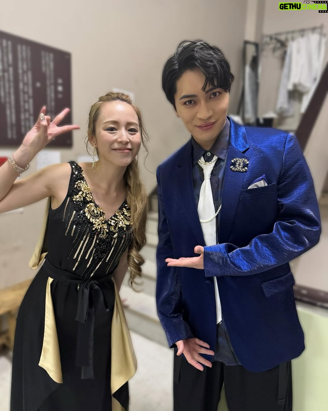 Aya Hirano - 7.5K Likes - 帝国劇場 CONCERT
『THE BEST New HISTORY COMING』
2025.2.14〜2.19
@帝国劇場
レギュラーメンバー&前半チームの皆さん♡
ゲストの皆さん♡と、思い出写真✨✨✨
思い出深い方もいれば、今回初共演の方も。
本当はおひとりおひとりとの思い出を書きたいのですが、
このハッシュタグの多さ……笑。
(初めてハッシュタグの上限を知りました…!)
帝劇が繋いでくれたご縁に感謝です。
作品も音楽も人も、場所も。
ずっと心に刻まれますね。
#井上芳雄
#浦井健治
#小野田龍之介
#甲斐翔真
#佐藤隆紀 (LE VELVETS)
#島田歌穂
#三浦宏規
#宮野真守
#生田絵梨花
#木下晴香
#昆夏美
#涼風真世
#平野綾
#森公美子
#河合篤子
#やまぐちあきこ
#彩花まり
#大月さゆ
#可知寛子
#樺島麻美
#神谷玲花
#輝生かなで
#豊田由佳乃
#原広実
#玲実くれあ
#加藤和樹
#駒田一
#保坂知寿
#松下優也
#山口祐一郎
