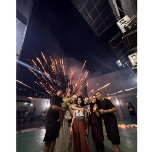 Ayu Ting Ting Instagram - Happy new year 2025 everyone ❤️🎆🎇💃❤️ semoga menjadi tahun yg penuh dengan keberkahan, kebahagiaan dan lebih baik untuk kita semua aammiiiinnnn….🙏🏻😇😘🤲🏻😍 Selamat tahun baru 2025 🎉❤️ Selamat datang 2025 🫶🏻❤️ Please be good y 💋🫰🏻