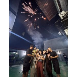 Ayu Ting Ting Instagram - Happy new year 2025 everyone ❤️🎆🎇💃❤️ semoga menjadi tahun yg penuh dengan keberkahan, kebahagiaan dan lebih baik untuk kita semua aammiiiinnnn….🙏🏻😇😘🤲🏻😍 Selamat tahun baru 2025 🎉❤️ Selamat datang 2025 🫶🏻❤️ Please be good y 💋🫰🏻