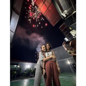 Ayu Ting Ting Instagram - Happy new year 2025 everyone ❤️🎆🎇💃❤️ semoga menjadi tahun yg penuh dengan keberkahan, kebahagiaan dan lebih baik untuk kita semua aammiiiinnnn….🙏🏻😇😘🤲🏻😍 Selamat tahun baru 2025 🎉❤️ Selamat datang 2025 🫶🏻❤️ Please be good y 💋🫰🏻