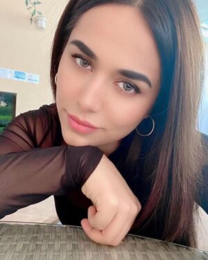 Ayyan Instagram - “Aspire to inspire before we expire.”
:-) …
✨👸🏻💫🤍💐