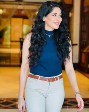 Azekah Daniel Instagram - ✨️ Let The Good Times Roll✨️💙🤍

#azekahdaniel #lahore 
.
.
.
.
.
.
.
.
.
.
.

#traveldiaries #love #fashion #photography  #OOTD 
 #style #photooftheday