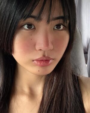 Azi Acosta Instagram - Sunburned bare face in bohol💕