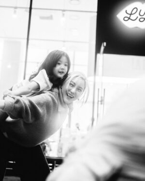 Bada Instagram - 주말의 추억 🔲▫️🩶▫️🔲

#주말 #루아 #성당친구들 #📷️ _🫶🏻