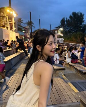 Baek Ji-heon Instagram - 🦋
