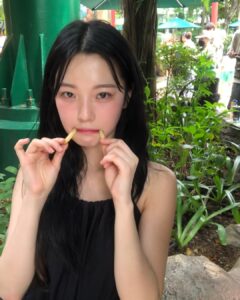 Actress Baek Ji-heon HD Photos and Wallpapers February 2025