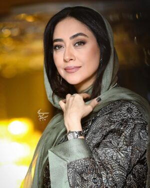 Bahare Kianafshar Instagram - .
حضور در ایین رونمایی از پلتفرم شیدا
در تالار وحدت 
‏@sheyda.vod 
.
عکس 😍
سپیده عبدالحی
@sepide.abdolhay 
ملیکا کلهری
@melikakalhori 
.
لباس غزاله عطاپور
‏@daphne.iran 
میکاپ سالومه زرندی نیا
‏@makeupbysaloume 
اکسسوری نینا سعید
‏@noungold