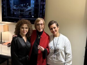 Bernadette Peters Instagram - Look who came to visit Lea and I at Old Friends 🌟🌟🌟💫✨🌟♥️