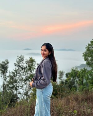 Bhavya Gowda Instagram - This place has my whole heart 🥺❤️

bhavyagowda670 #geetha #bhavya #bhavyagowda670 #geetha #kannada #kannadathi #coffee #coffeeblossom #nature #naturevibes #natureescape