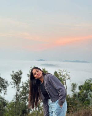 Bhavya Gowda Instagram - This place has my whole heart 🥺❤️

bhavyagowda670 #geetha #bhavya #bhavyagowda670 #geetha #kannada #kannadathi #coffee #coffeeblossom #nature #naturevibes #natureescape