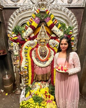 Bhavya Gowda Instagram - ಅಮ್ಮ❤️
ನನ್ನ ನಂಬಿಕೆ🥺🙏🏻
ಎಲ್ಲಾ ಒಳ್ಳೆದೆ ಆಗ್ಲಿ
ಎಲ್ಲಿರಿಗೂ ಒಳ್ಳೆದೆ ಆಗ್ಲಿ✨

#bandimahakaliamma🌍❤️✨ #amma #bandimahakalitemple #godess #godessdevi #bhavya #bhavyagowda #bhavyagowda670 #bb #bbk #bbk11 #insta #instagram #instapic #instafit