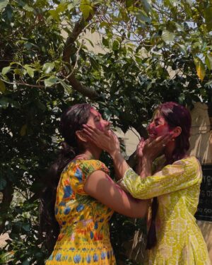 Bhoomika Dash Instagram - Gulaal-Kissed Cheeks!#Holi2025 🌸

Sending everyone warm wishes and colorful blessings on this special occasion of Holi♥️🍁