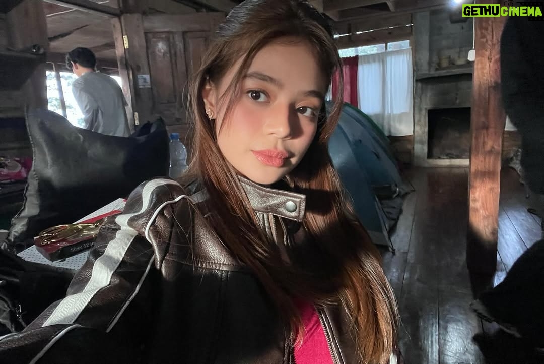 Bianca De Vera - 10.6K Likes - ‘FALLING IN LOVE’ MV is out now! had soo much fun shooting this with the most incredible team 🙈 thank you for having me @darrencashwell @starmusicph ❤️🔥
link in bio :)