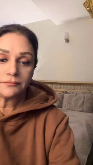 Bushra Ansari Instagram - The living legend and Icon @ansari.bushra shares her experience of using our amazing apricot seed oil and highly recommends it due to it’s incredible benefits for physical longevity,youthful skin and shiny strong hair! 

DM to place your orders now!

#Minerealpk #skincare #organicskincare #essentialoils #beauty #antiageing #shinyhair #naturalskincare #foryou
https://www.instagram.com/share/reel/_y80Lljd3